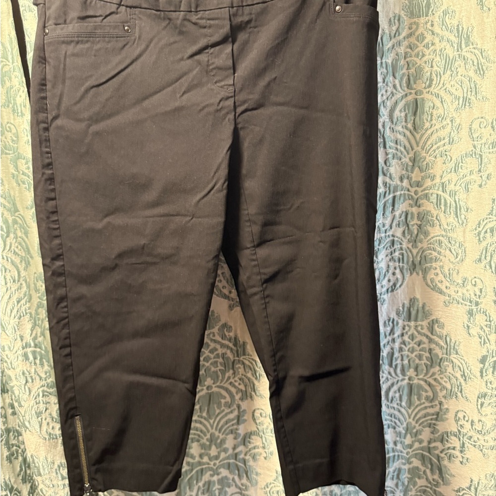 Reitmans Black Capri Pants Casual Style